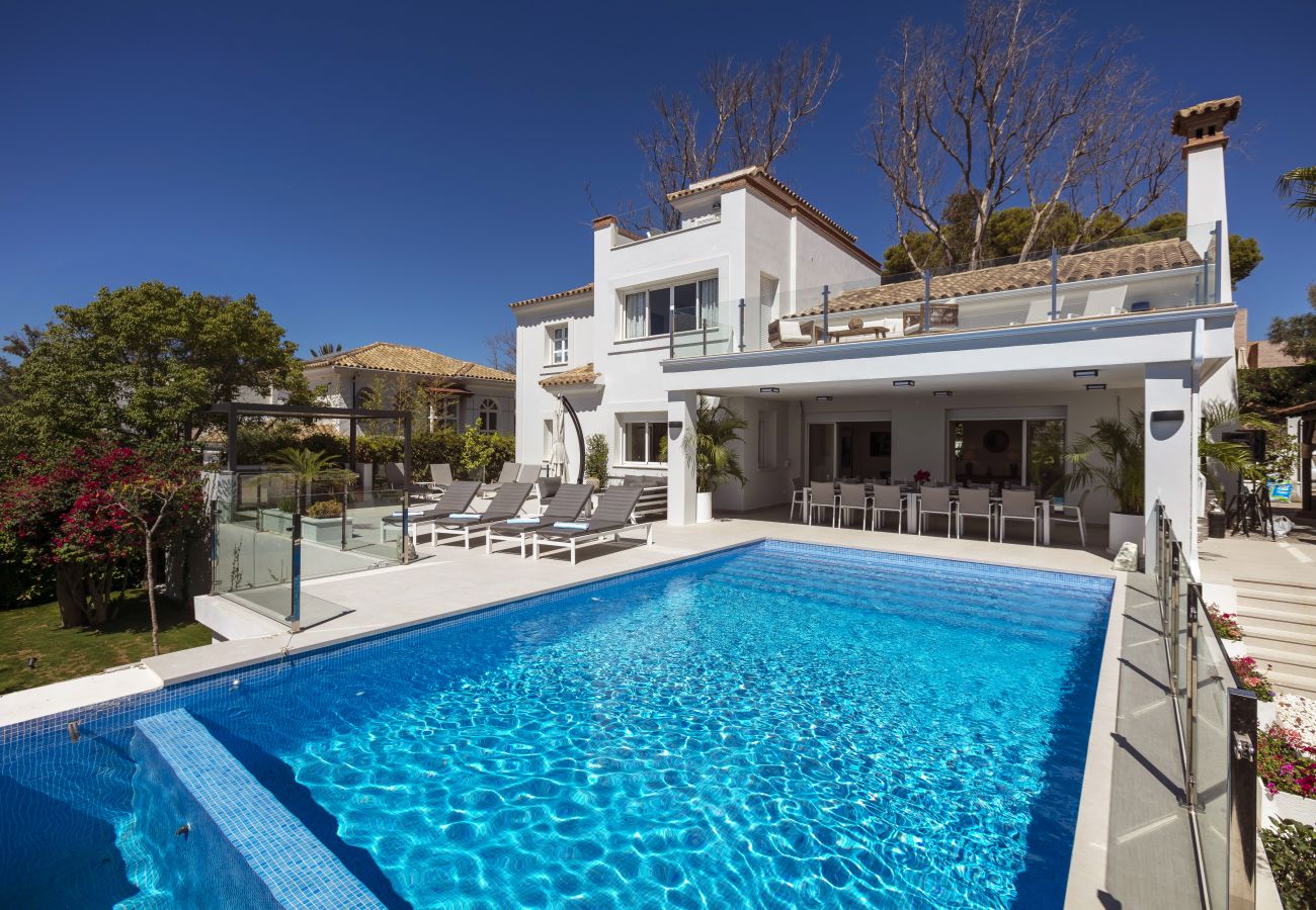 Villa en Marbella - Villa La Perla - Beachside Home