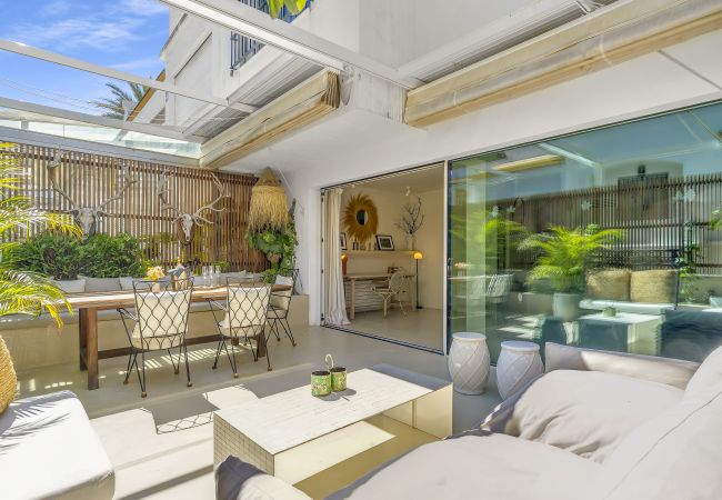 Casa adosada en Marbella - Casa Bambu - Incredible Beachside Townhouse