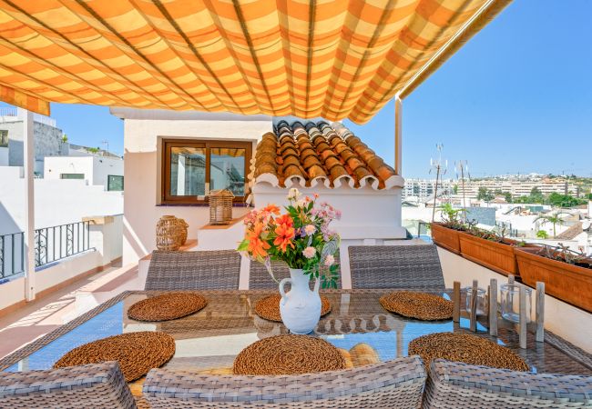 Terraced House in Estepona - Casa Malin - Beautiful Old-Town House (Finest Rentals)